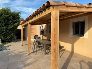 Villas 3 bedroom house with pool : photos des chambres