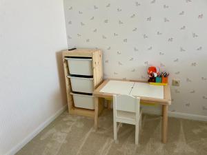 South Bay Family Apartment with 2 Parking Spaces