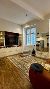 Heart of Sydney CBD Chic One Bedroom Apartment with Pool on Bridge Street