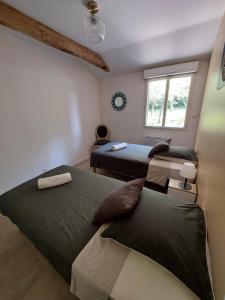 Maisons de vacances Le Hameau 2 gites pour 15 personnes nature et riviere proche du Puy duFou : photos des chambres