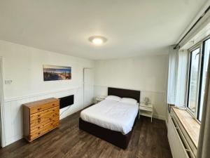 Detached 4Beds - Windsor Heathrow & London Access