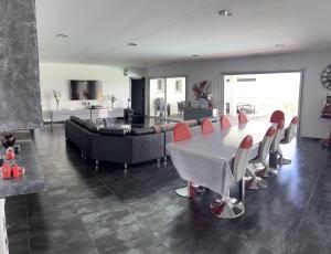 Villas Magnifique villa VUE MER, piscine, 190 m2 , 4 chb, 3 sdb, clim : photos des chambres