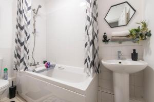 Charming 1 Bedroom Near Gravesend Station - WiFi