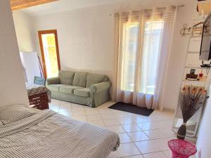 Maison indépendante avec Jardin, Studio de 26m2 tout équipé avec Climatisation réversible