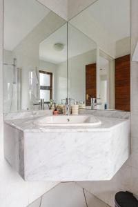 3bed luxury apartment sandton city