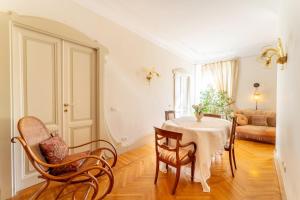 Luxury Suite Dante Elegante Appartamento di Lusso nel Cuore di Roma