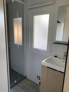 Campings Camping 3 etoiles - Piscine - eeeddg : photos des chambres