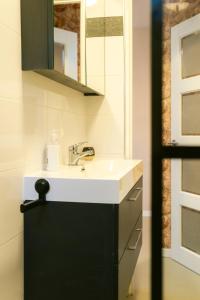 Nice bright studio near the forest and Amsterdam