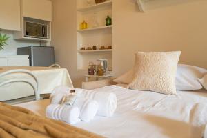 Yellow Sun Suite img22