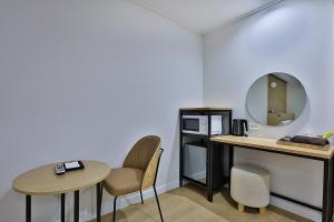 Brown Dot Gumi Okgye