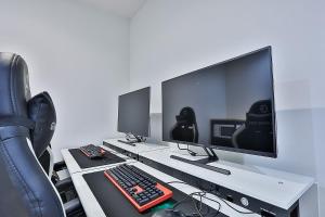 Brown Dot Gumi Okgye