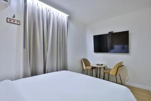 Brown Dot Gumi Okgye