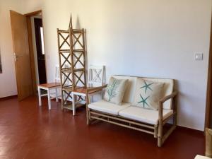 Apart 2 quartos, 350m praia Olhos dÁgua, F