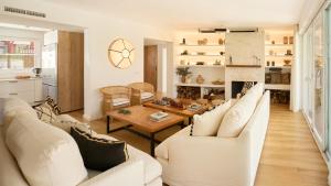 VACATION MARBELLA I Villa Moss, Golf-front, Swimming-pool, Minutes from the Marina and the Beach