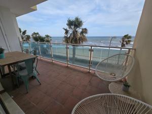 Las Lomas De Roquetas Beach