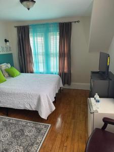 Rooms at Broadway Booking