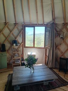 Tentes de luxe Yourte a la ferme des Breguieres : photos des chambres