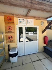 Maisons de vacances F011- Bungalow ensoleille pour 4 proche EuropaPark : photos des chambres