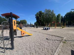 Maisons de vacances F011- Bungalow ensoleille pour 4 proche EuropaPark : photos des chambres