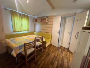 Maisons de vacances N004 - L-Ecrin de Verdure - climatise - TV - proche Europa Park : photos des chambres
