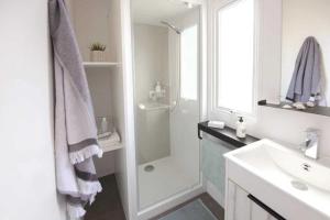 Campings Camping 4 etoiles - Piscine - ccafffb : Mobile Home 5