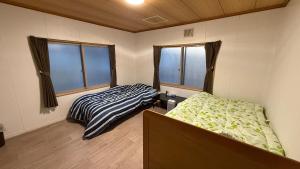 Yubari Showa Retro Snow House 8pax 1min Station