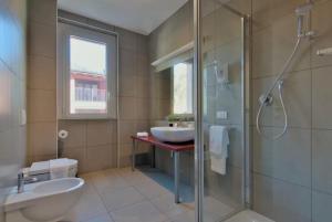 3 bedroom Lake Maggiore apartment with pool