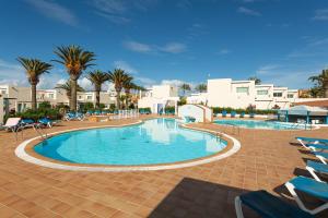 Apartamentos Alisios con terraza y piscina