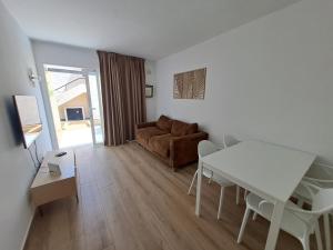 Apartamentos Alisios con terraza y piscina