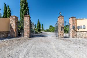 Affitti Brevi Siena - Le Rose Appartamento in Toscana con piscina da sogno