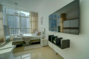 Modern & Cozy Studio, Prime Location ,Pool & Gym Access By Ayla