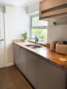 Large City house in most desirable location - walk to river