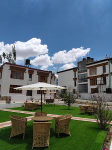 Two Flower Guest House