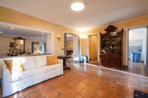 TENUTA CAVI 6&4, Emma Villas