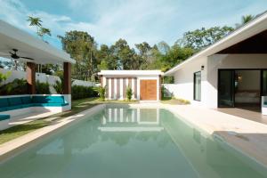 Samui Paradise Poolside Villa by Sea N' Rent