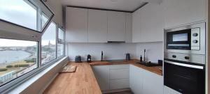 GuestReady - Elegant Marina Apartment