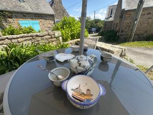 Maisons de vacances Belle maison au calme - acces GR34 : photos des chambres