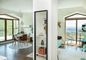 Panoramic Sea-View I 2-Bedroom Flat with Terrace by Flat Manаger