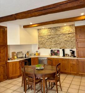 Maisons de vacances Well equipped village house close to historic centre - Pezenas : photos des chambres