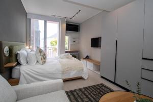 Trendy Studio at The Rose