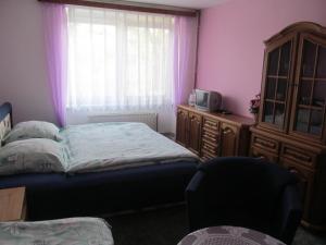Triple Room with Shared Bathroom room in V Aleji - ubytování v soukromí