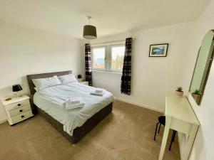 Spacious 2 Bedroom Home in Picturesque Cullen