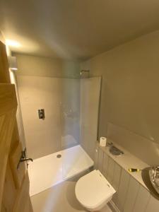 Church Rooms Cottage - Recently Renovated!