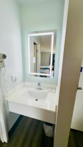 Quadruple Room - Non-Smoking room in Motel 6 McGraw NY - Cortland