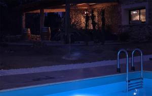 Maisons de vacances 4 Bedroom Gorgeous Home In Tournissan : photos des chambres
