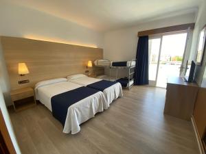 Quadruple Room (2 Adults + 2 Children) room in Nautilus Hotel