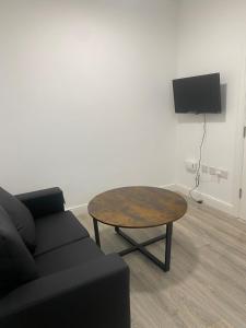 Train Station Aparthotel - Free Wifi, Free Parking