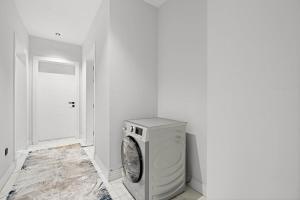 GR - Luxury 3BR with Outdoor Lounge - Prime Area