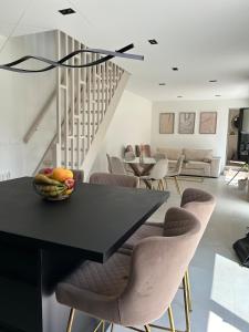 Cozy house 5min Enghiens Lake