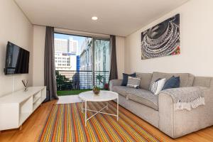 Pristine 1 bedroom unit in the city with balcony